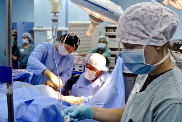 surgery operation hospital 79584